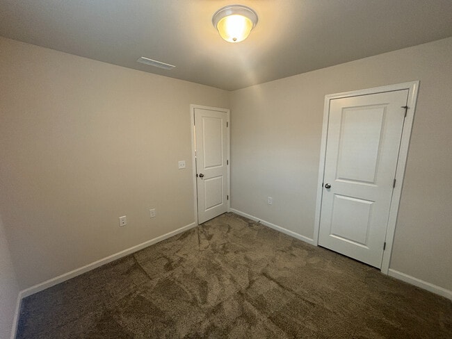 Building Photo - Room in House on Collaborative Wy