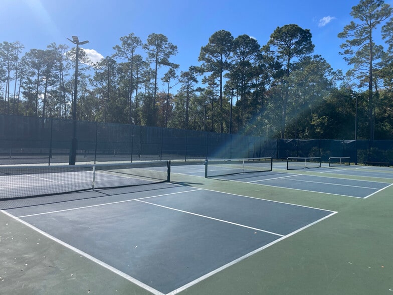 Building Photo - 106 Big Pne Ln