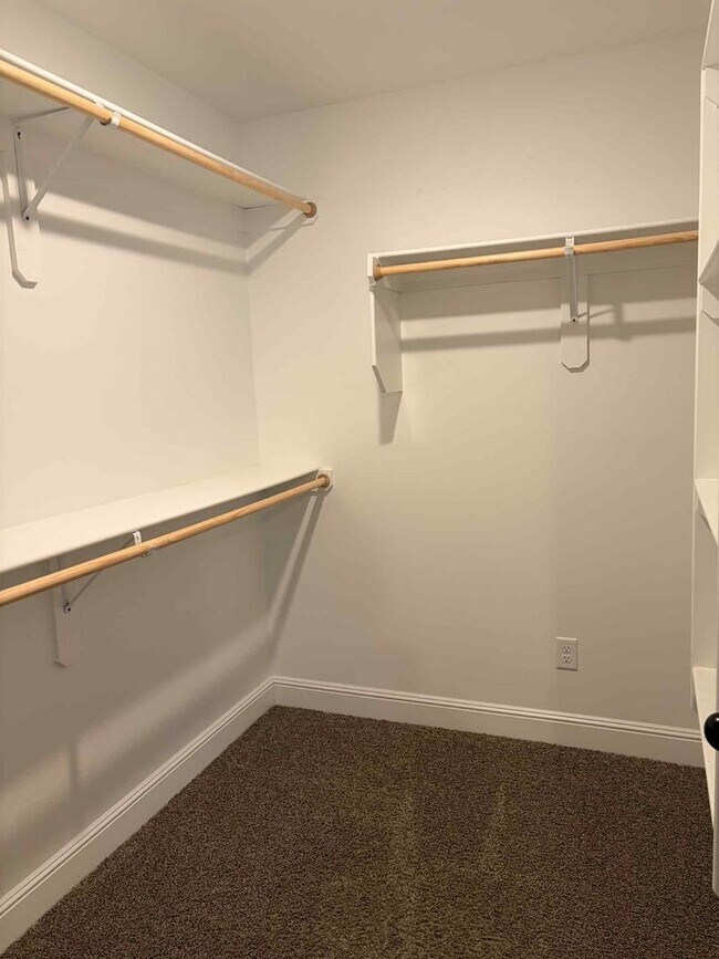 Building Photo - WEBB CITY  Beautiful 3 Bedroom 2 Bathroom ...