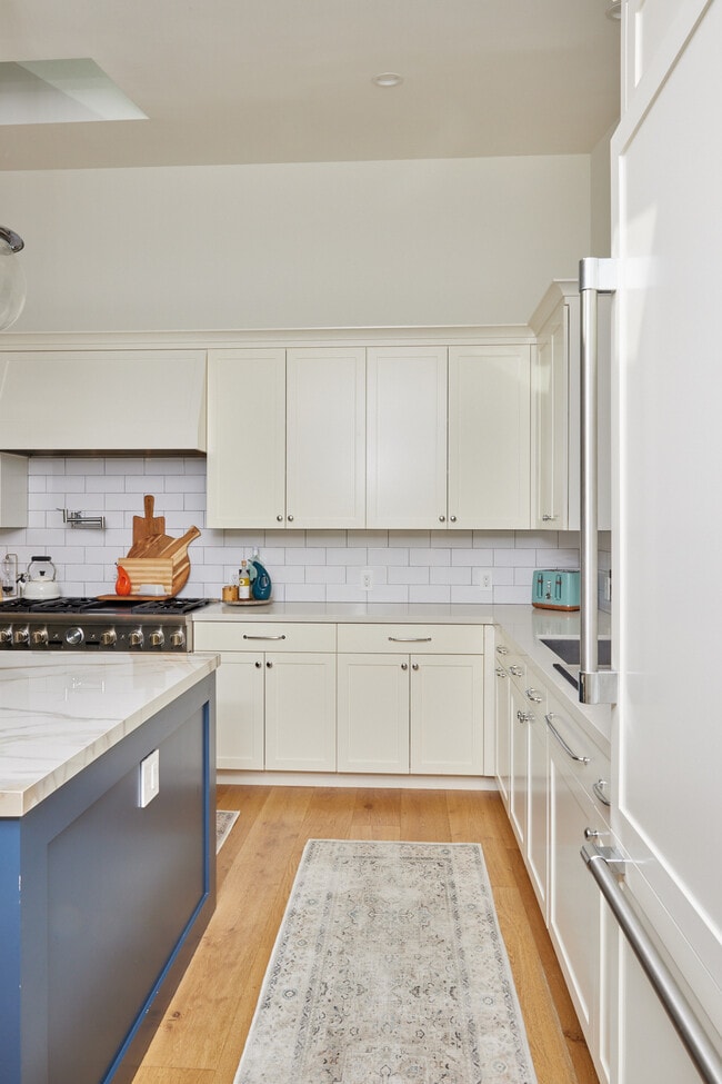 Building Photo - 14 Westwind St