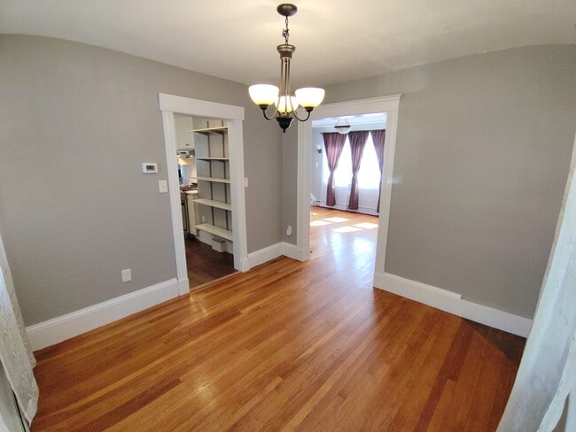 Building Photo - 162 Elmwood Ave