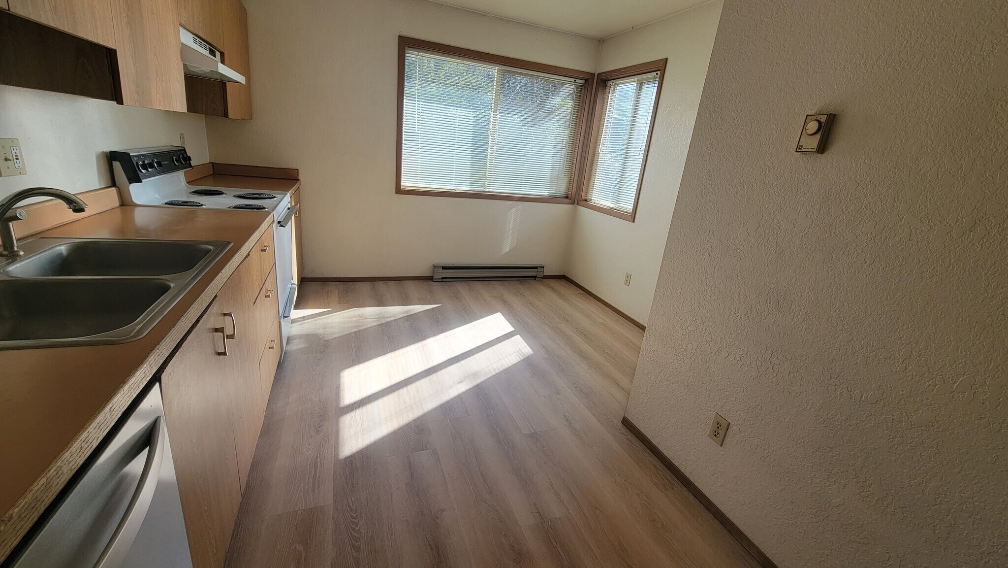 Building Photo - 1330 Linda Ln