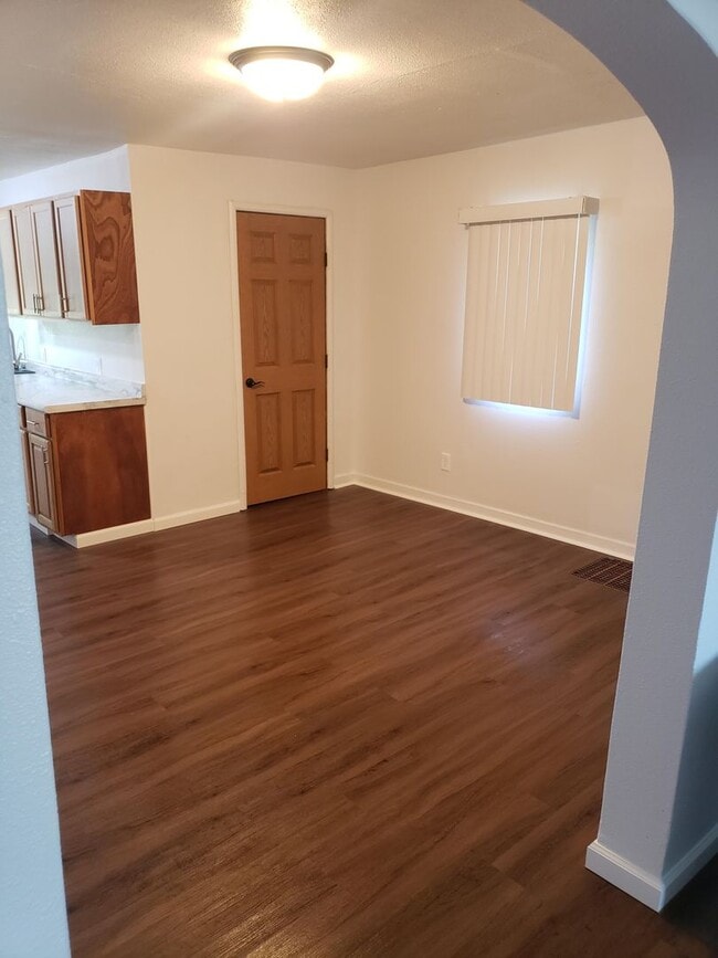 Building Photo - 3 Bed 1 Bath in Tomah, WI