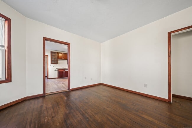 Building Photo - 294 Bellevue St