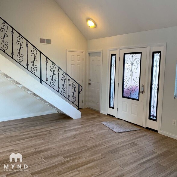 Building Photo - 8239 Water View Ct