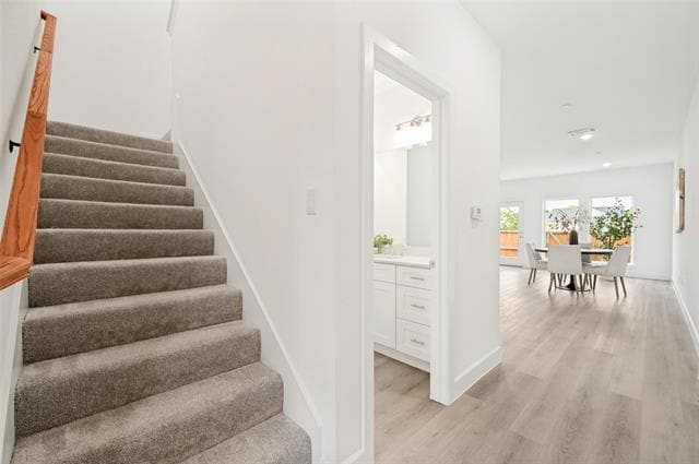 Building Photo - 5609 Woodlands Dr