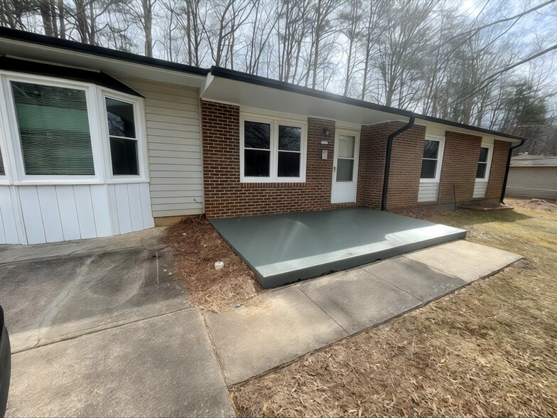 Building Photo - 5133 Butterfield Dr
