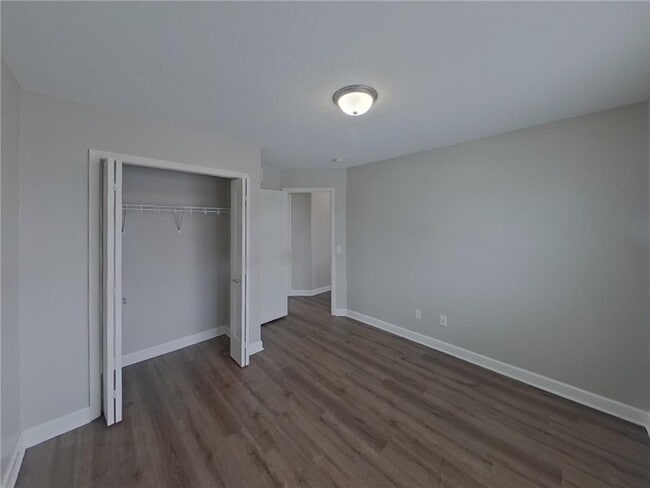 Building Photo - 14060 Ailesbury Ave