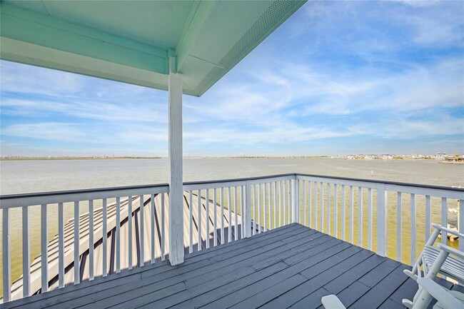 Building Photo - 1322 Outrigger St