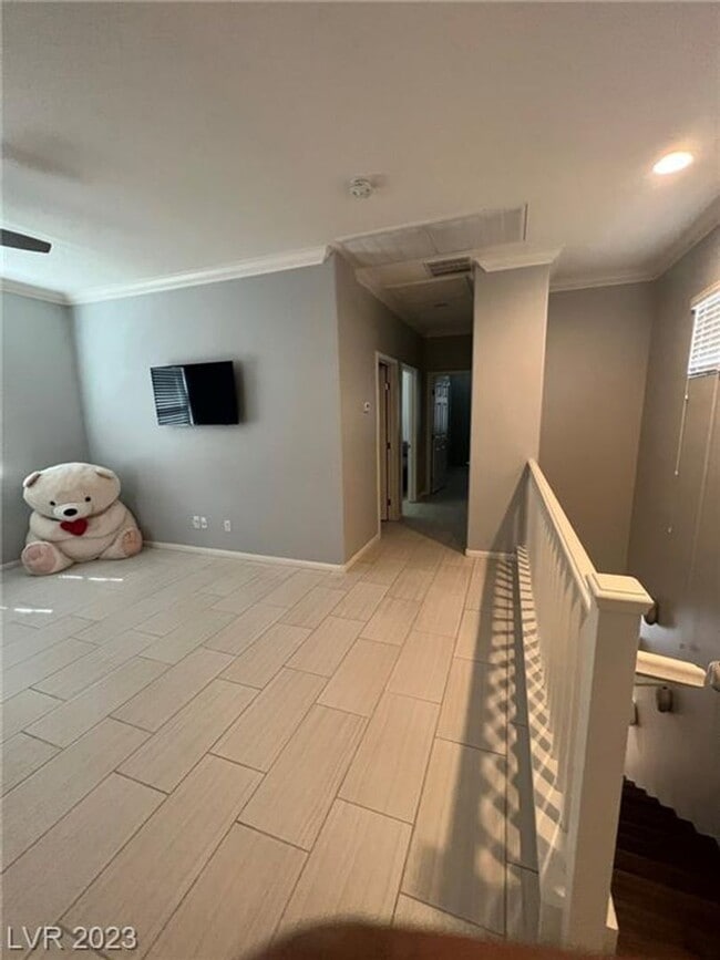 Building Photo - BEAUTIFUL HOME IMMACULATE AND READY TO MOVE-IN