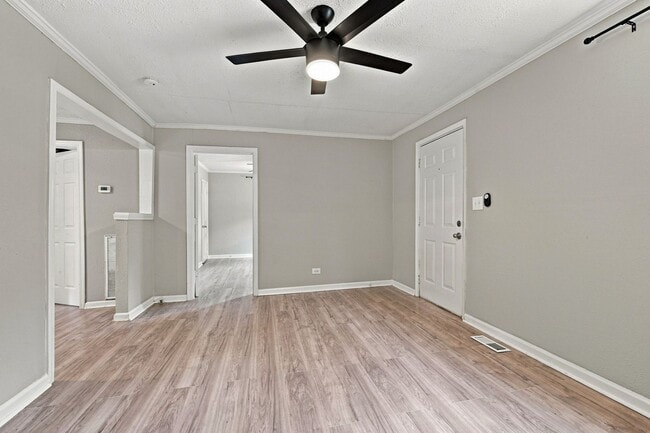 Building Photo - 1202B Cline Ave