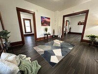 Building Photo - 3 bed, 1.75 bath home for rent in Waterloo