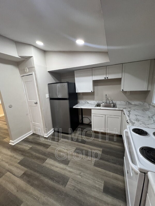 Building Photo - 7171 E 48th St