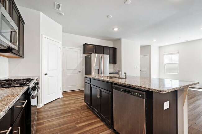 Building Photo - 707 Spoonbill Trl