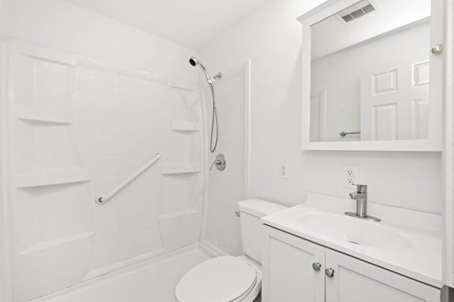 Building Photo - AVAILABLE OCT 1ST!! BEAUTIFUL 4 BEDROOM IN...