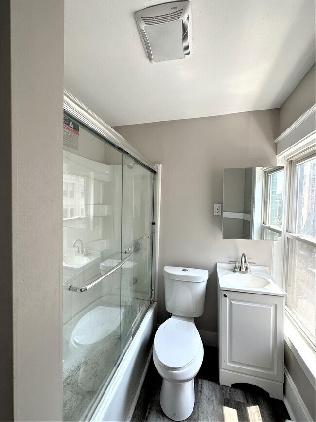 Building Photo - 1101 Elm St