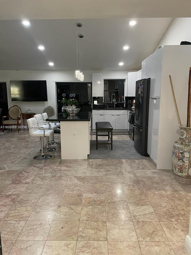 Building Photo - Southwest 90th Terrace, Miami, FL 33186 - 3 BR 2 BA house