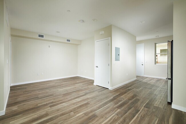 Interior Photo - 4130 Louisiana