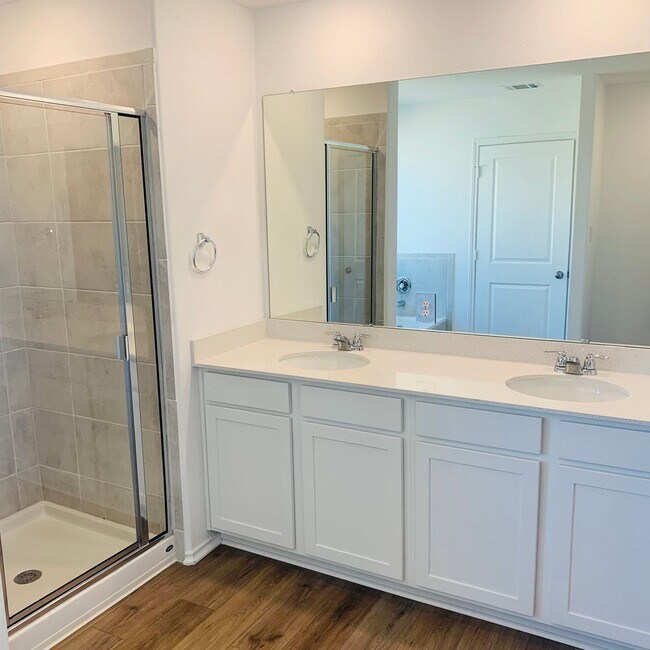 Building Photo - 4 Bed 2 Bath in Jarrell, TX