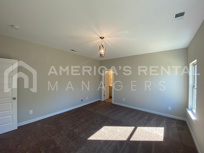 Building Photo - Home for Rent in Lincoln, AL.....Available...