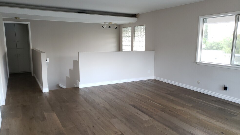 Building Photo - 18610 Paseo Nuevo Dr