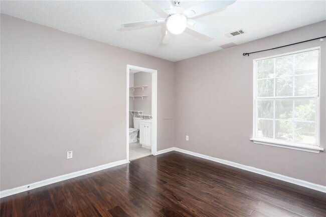 Building Photo - 5414 Sweetsprings Dr SW
