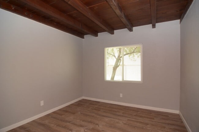 Building Photo - 3830 E Fairmount St