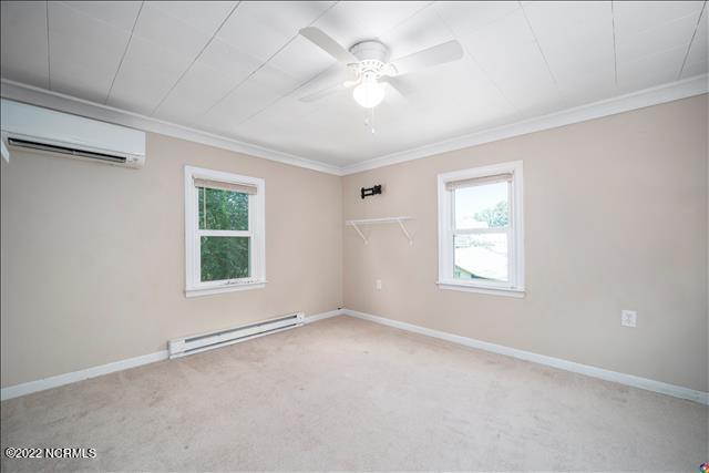 Building Photo - 203 S Elm St