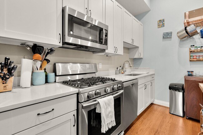 Building Photo - 1109 M St NW