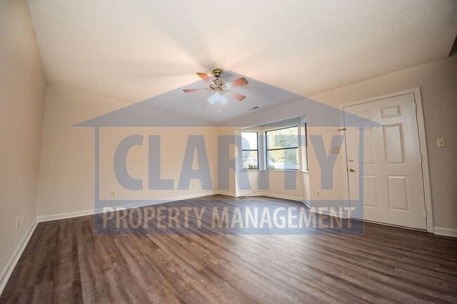 Building Photo - Excellent CLEVELAND NW location!