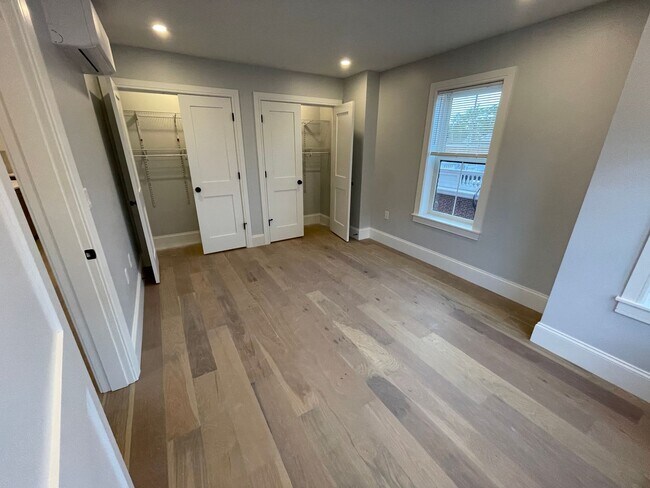 Building Photo - New Modern Elevator Building with Garage P...