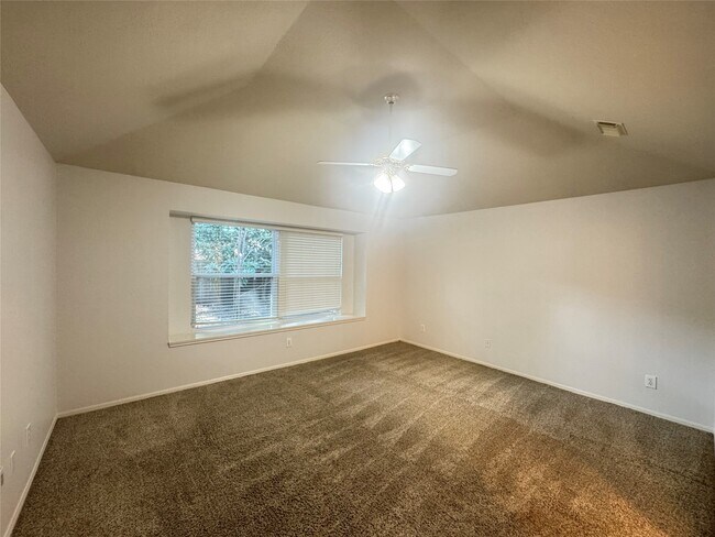 Building Photo - 210 Rolling Plains Dr