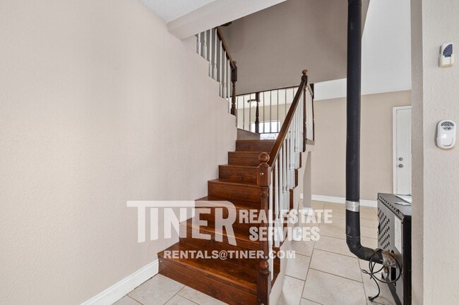 Building Photo - 4281 Silver Dove Way