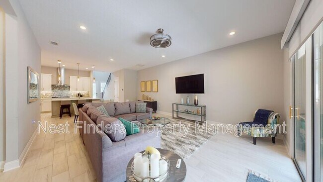 Building Photo - 33 Ficus Ln