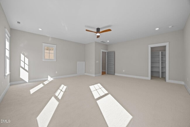 Building Photo - 916 Noisette Ct