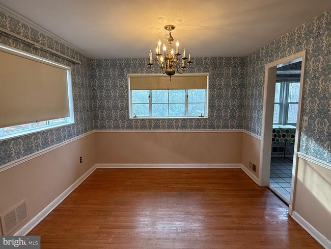 Building Photo - 7804 Temple St