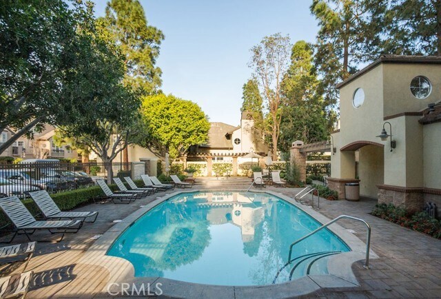 Building Photo - 17 Auvergne