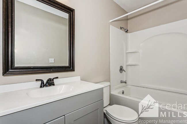 Building Photo - Updated 2 Bedroom Duplex - ANDOVER SCHOOLS!