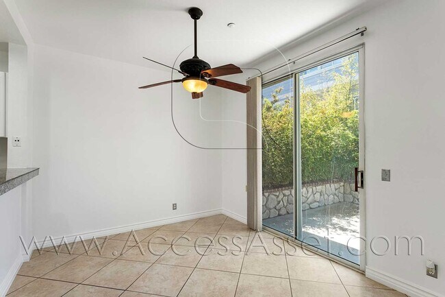 Building Photo - 3410 E Salisbury Cir