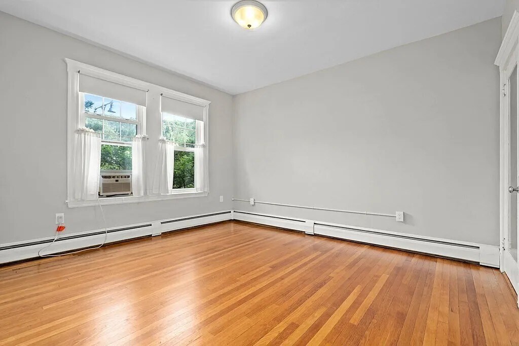 Building Photo - 1742 Commonwealth Ave