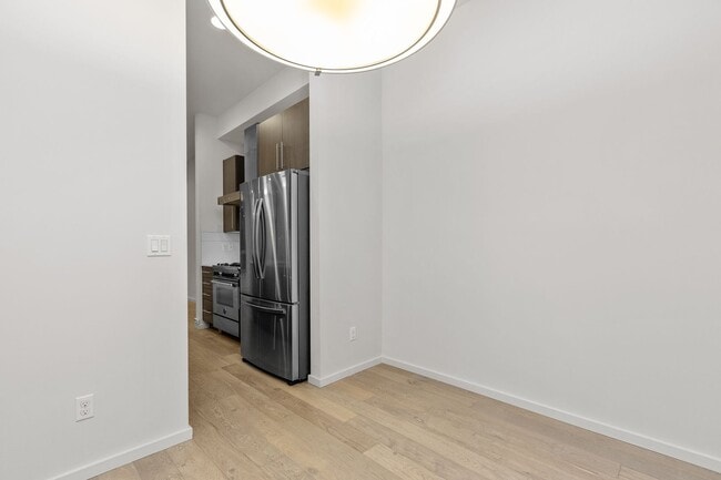 Building Photo - Modern 2 bed/3.5 bath Seattle townhome