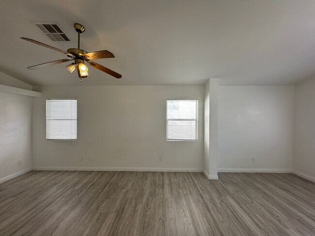 Building Photo - ARBOR GATE 2 AMD