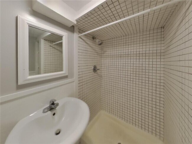 Building Photo - 3820 Union Terrace Ln N