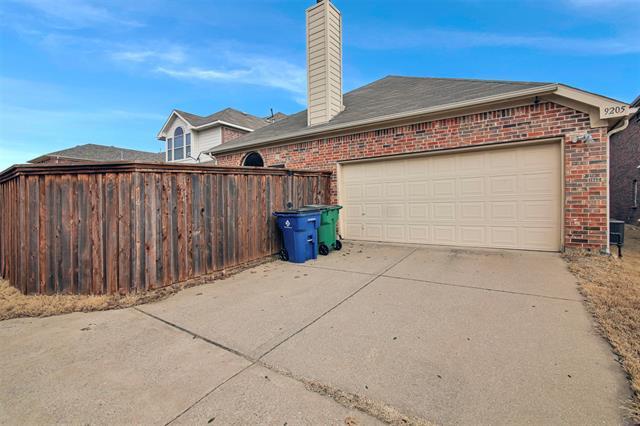 Building Photo - 9205 Regal Oaks Dr