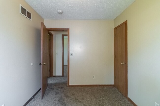 Building Photo - 2231-2237 SW 19