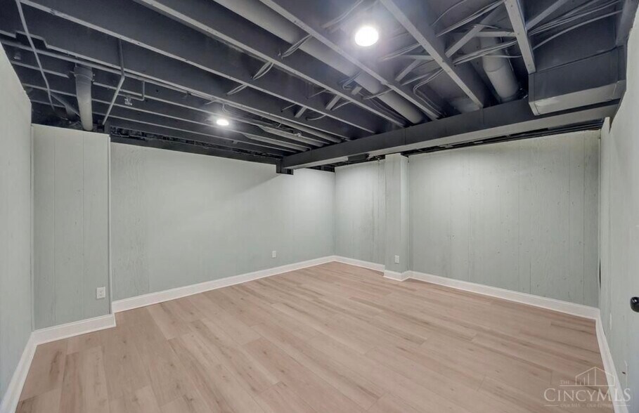 Building Photo - 9777 Bunker Hill Ln
