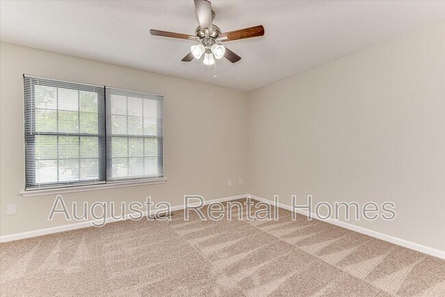 Building Photo - 204-1/2 W Buena Vista Ave