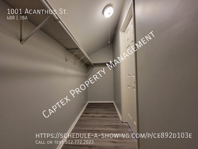 Building Photo - 1001 Acanthus St