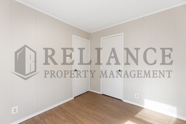 Building Photo - 224 Grover Ave