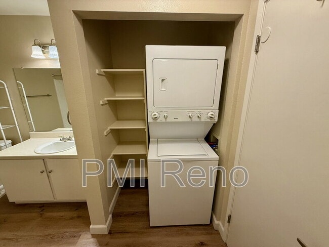 Building Photo - 2507 Sycamore Glen Dr